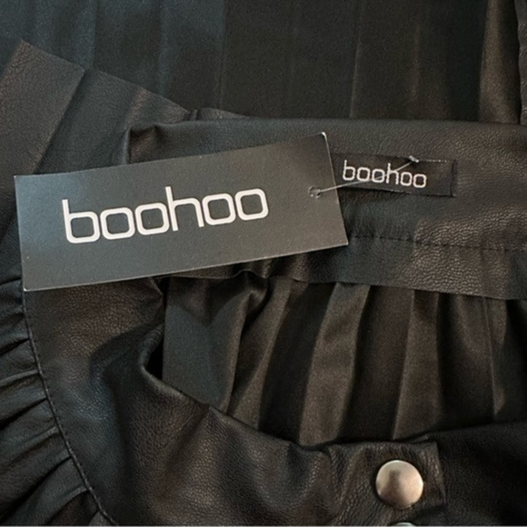 BOOHOO FAUX LEATHER PU PLEATED TENNIS MINI SKIRT SIZE 8UK 4US - Picture 6 of 10